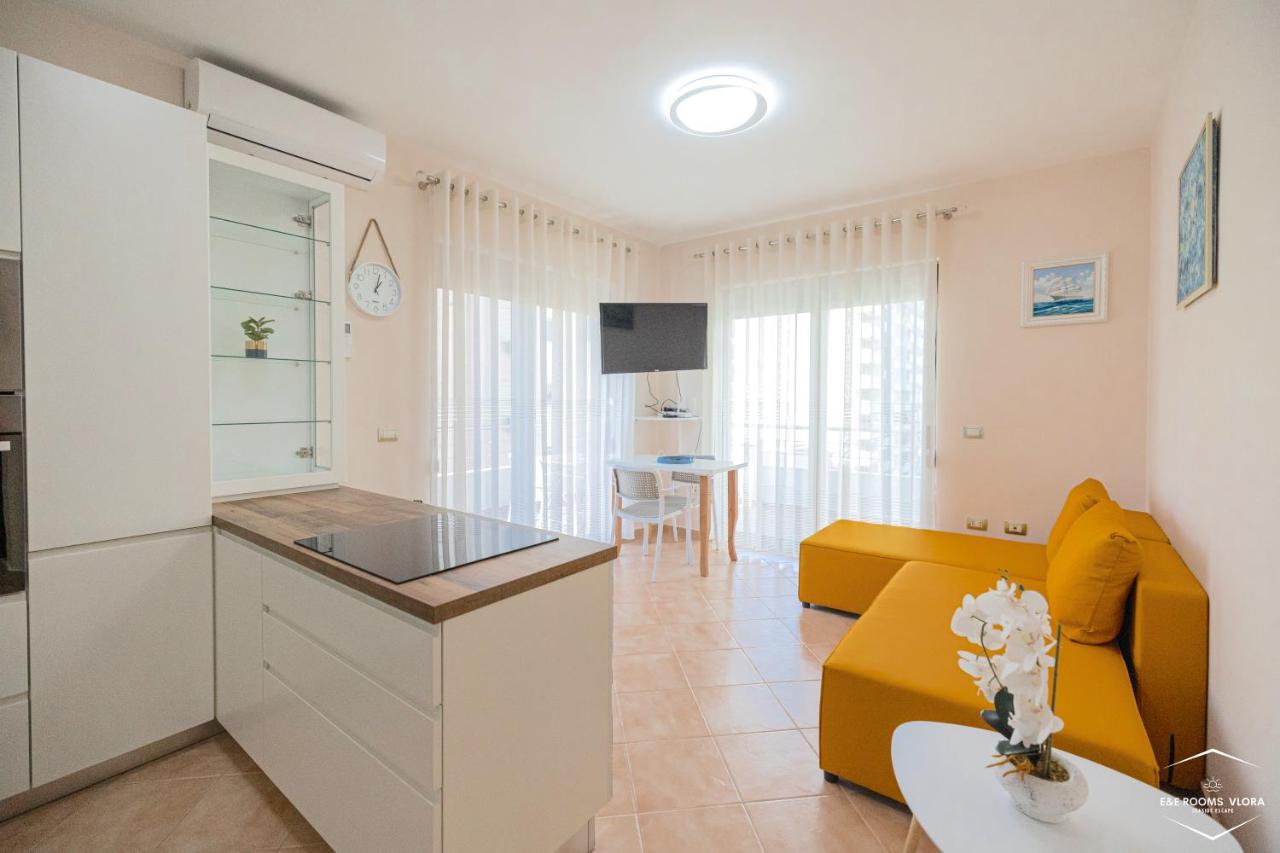 E&E Rooms Vlora - Seaside Escape - Bed and Breakfast Vlorë