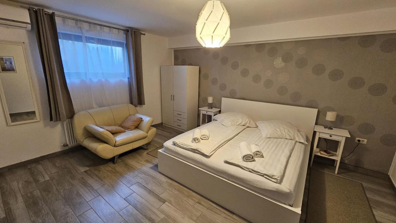Neferprod Apartments - IS - CAM 06 - B&B