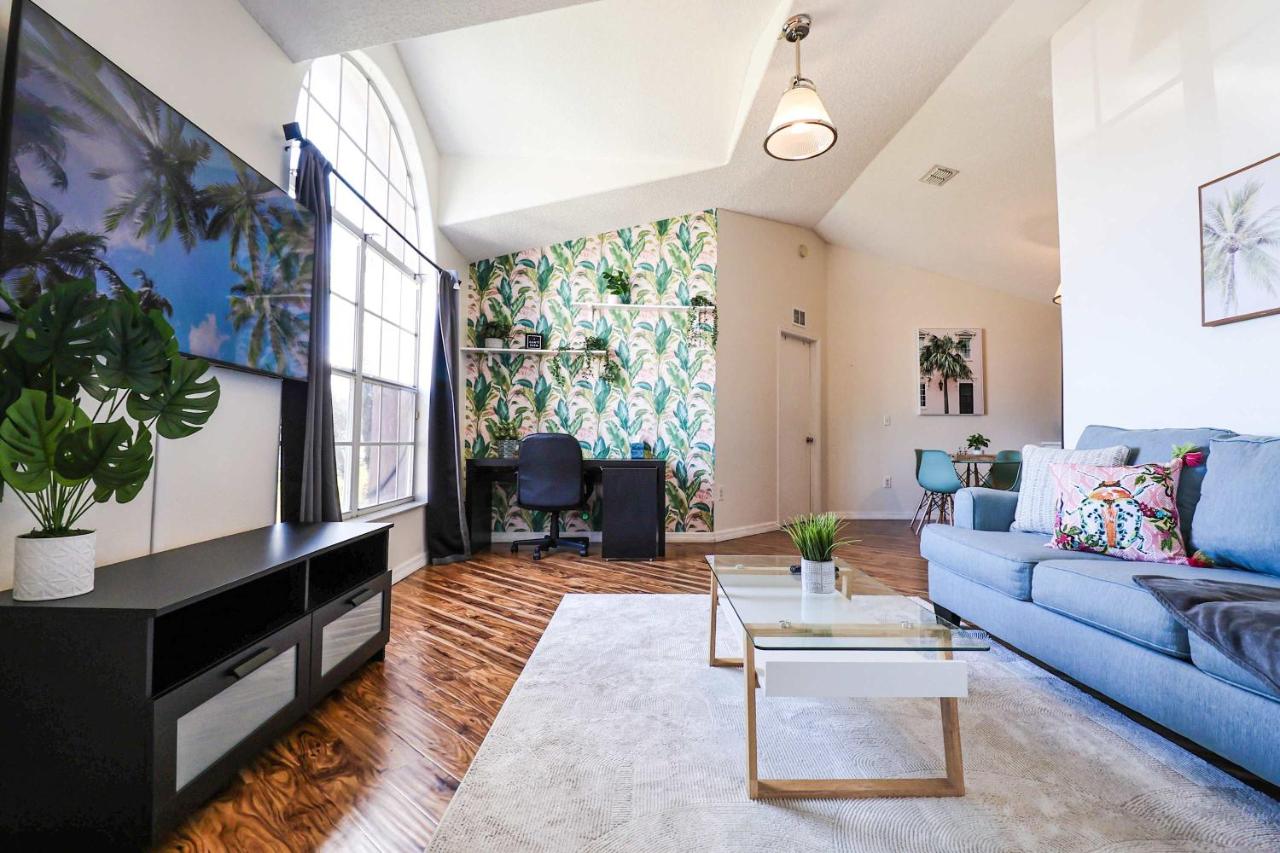 New APT 15Min Drive Disney and Airport - Parks KingBed Pets - B&B