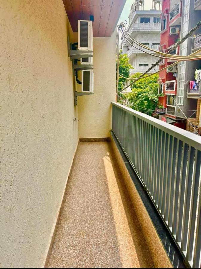Chic Studio To Stay in South Delhi - Bed and Breakfast