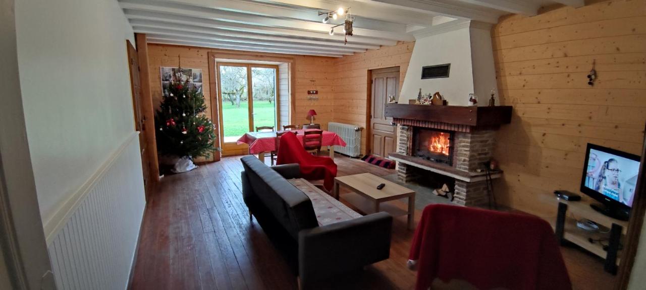 Grimont gîte au calme grand terrain circuit cascades du Hérisson - B&B Saugeot