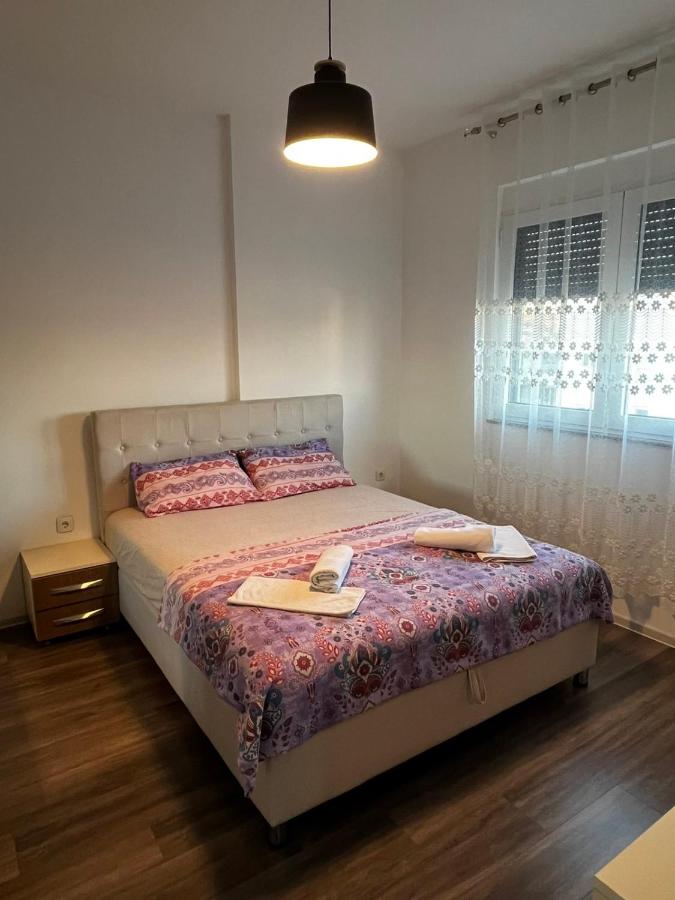 Appartamento con 2 Camere da Letto e Terrazza 