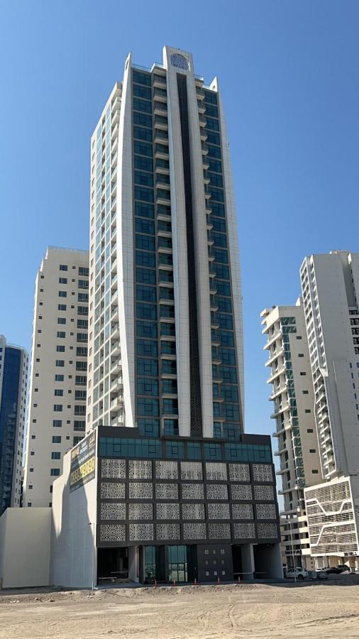 One-Bedroom Apartment with Sea View