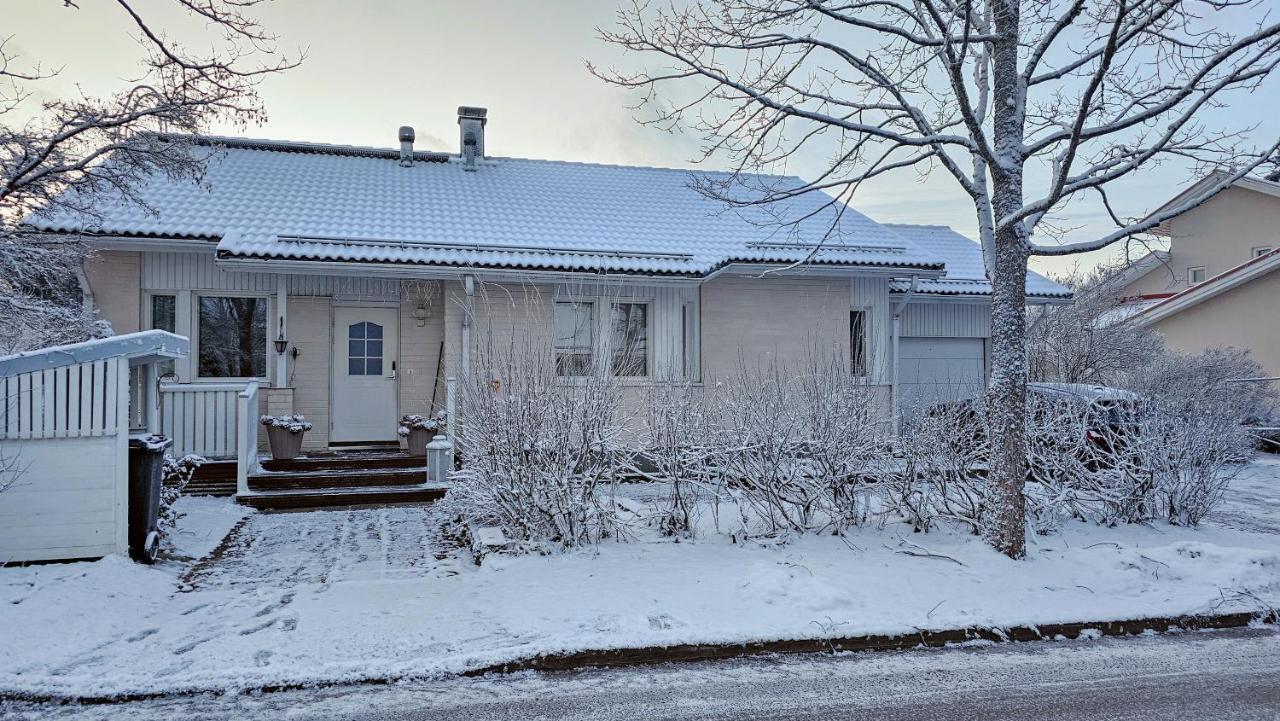 Tilava ja tunnelmallinen 26m2 huone max kuudelle hengelle - B&B