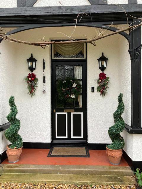 Nuthooks House - B&B