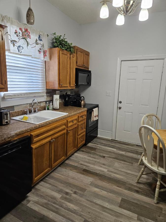 Chestnut Street Bungalow - B&B