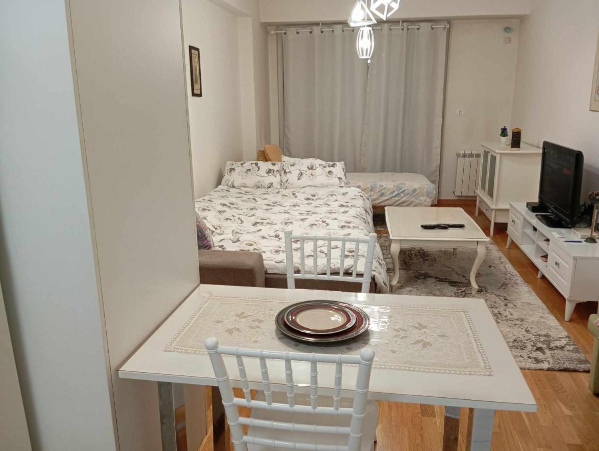 Maxima Apartment - Chambres d’hôtes Skopje