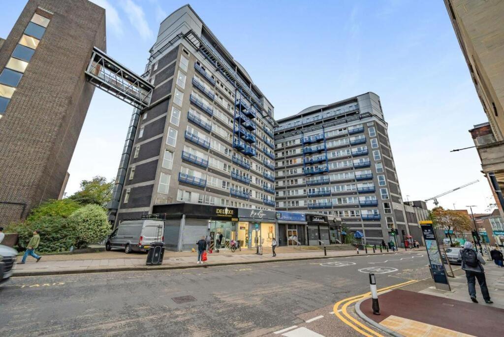 Modern 2 bedroom 2 Bathroom Flat, Free Parking in Woolwich - B&B