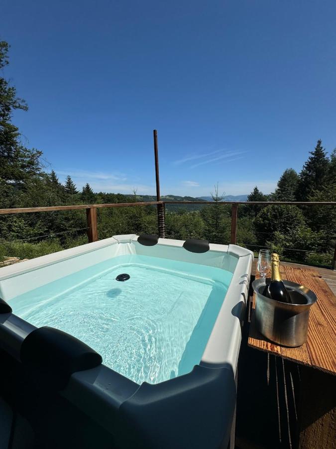 Chalet isolé avec jacuzzi et vue panoramique - B&B Boncourt
