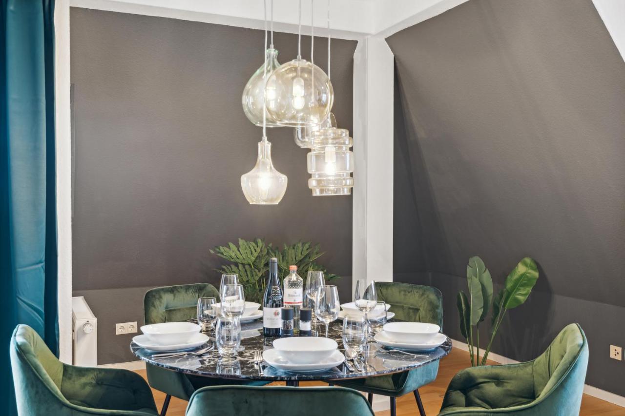 maremar - Design-Maisonette am Holzmarkt - Luxus Boxspringbetten - Arbeitsplatz - Loggia - B&B Verden