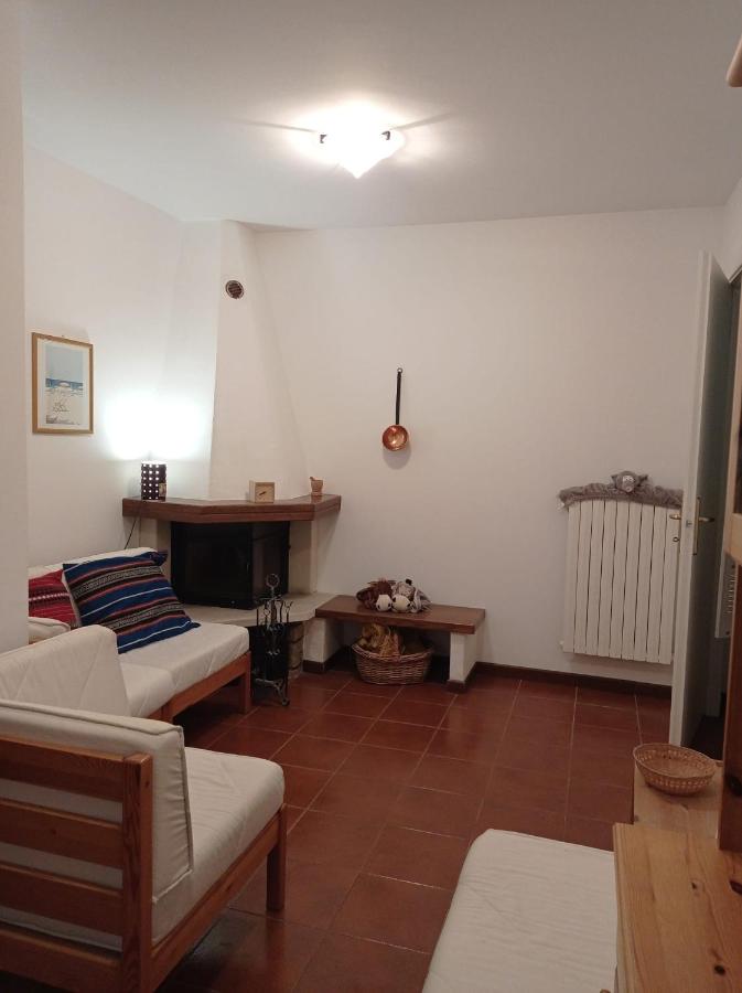 Appartamento con box auto e ripostiglio sci - B&B Oulx