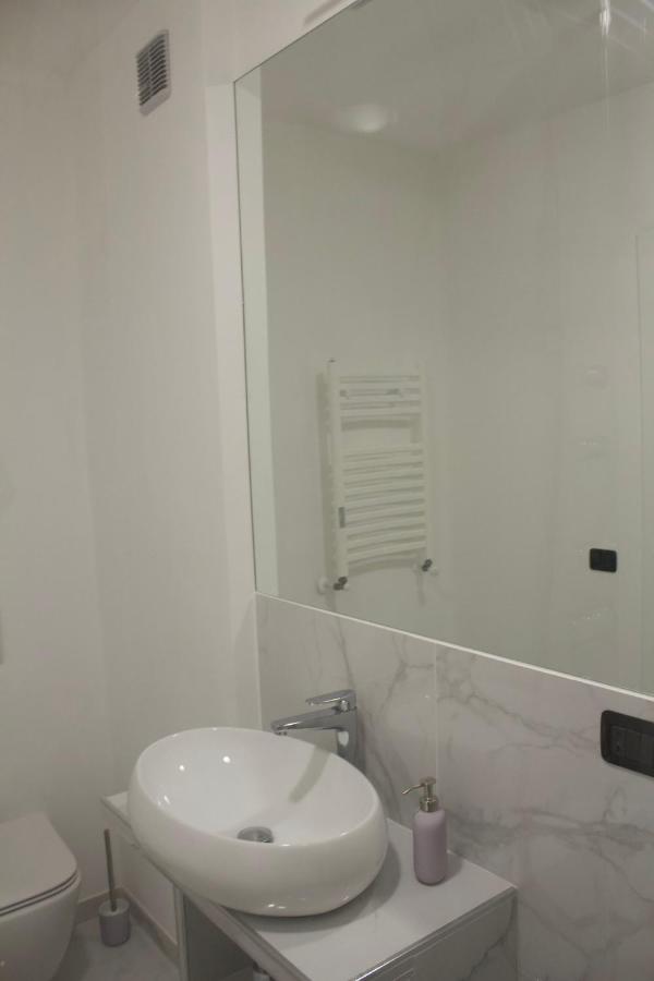 Appartement met 1 slaapkamer, een terras en uitzicht op zee.
