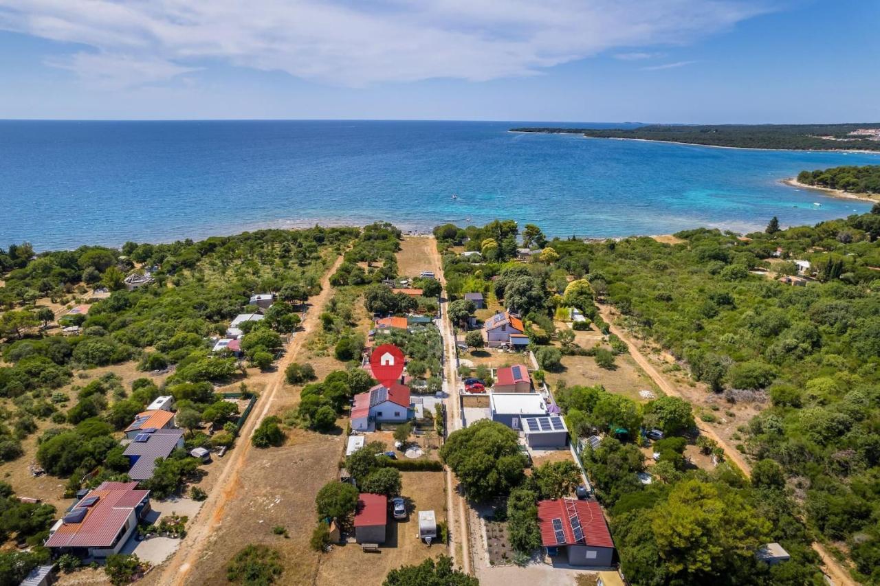Eco Beach House Corinne - B&B Peroj