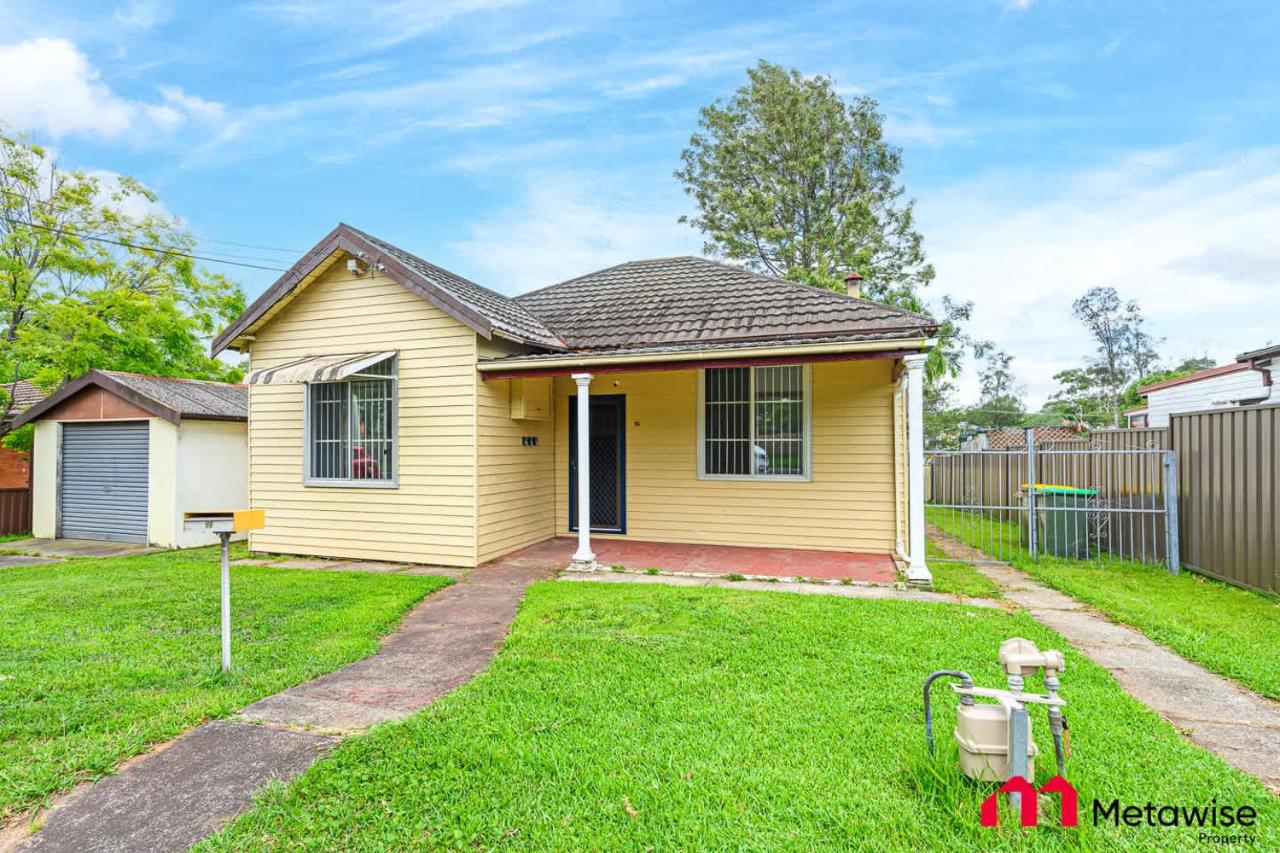 MetaWise Parramatta Cozy Room with Furniture WIFI - B&B