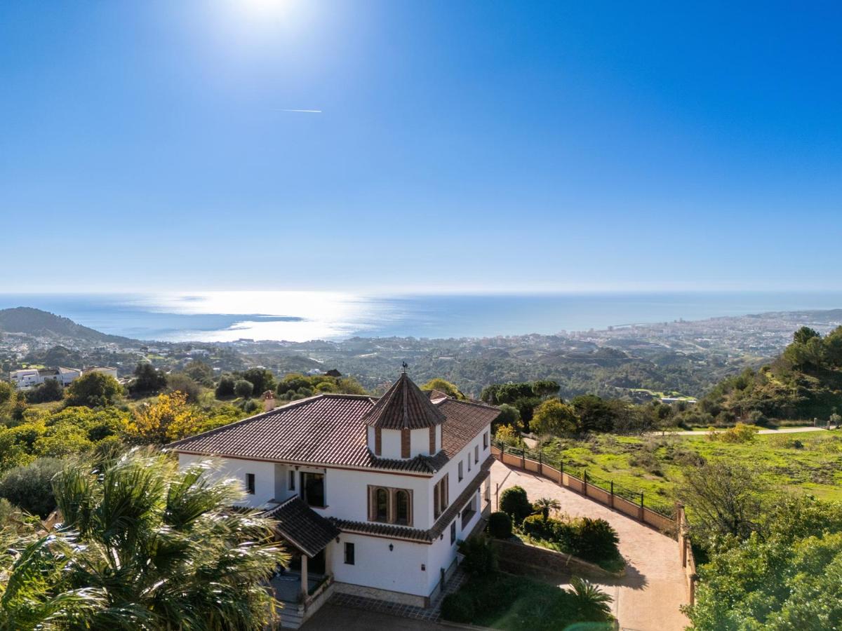 Villa piscina privada, vistas al mar y montaña - Chambres d’hôtes