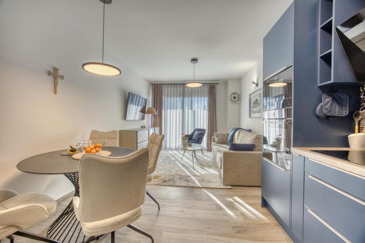 Blue Premium Apartment - CROWONDER LUXURY RENT - Bed and Breakfast Zadar