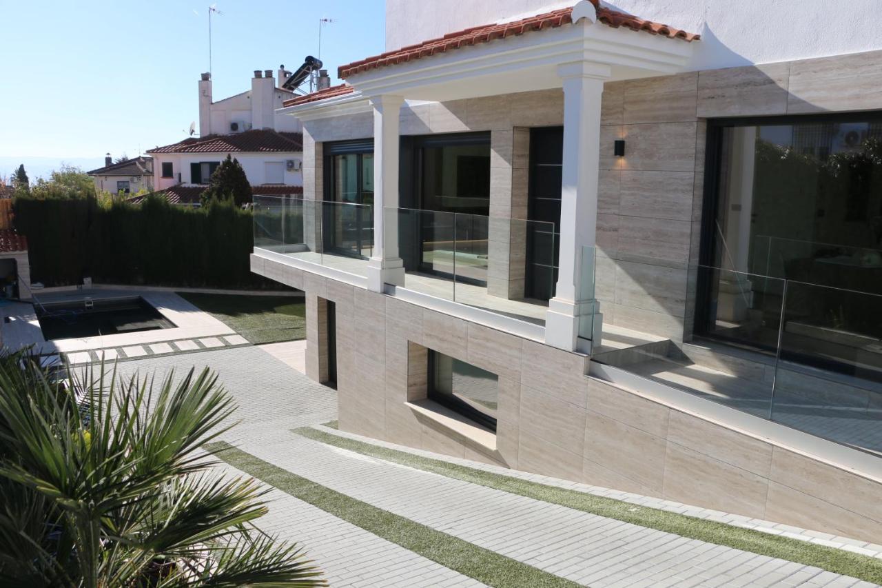 New Luxury Home in Granada with Private Pool - B&B