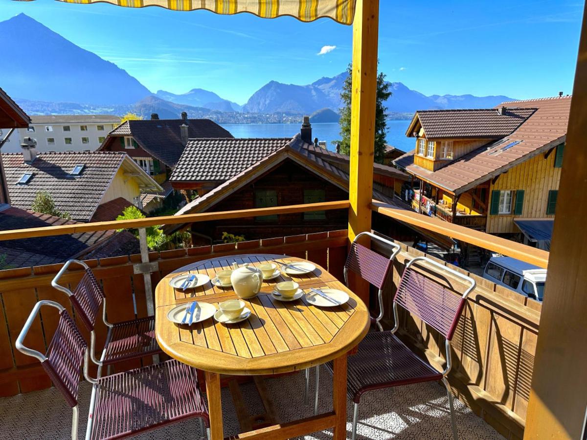 Lake Thun Alps Scenic Views and Concierge by SwissHut - Chambres d'hôtes Sigriswil