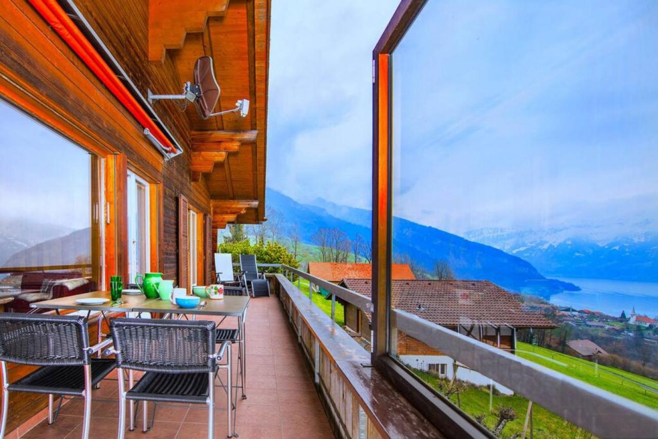 SwissHut Stunning Views Alps Lake - Apart. Lena Up - Ferienwohnung Sigriswil