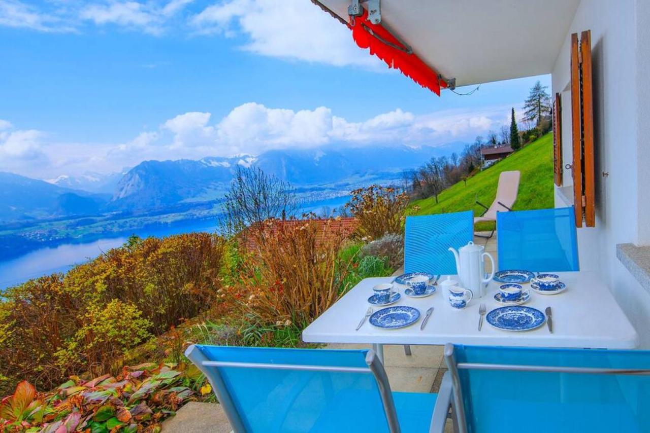 SwissHut Stunning Views Alps Lake - Apart. Lena Down - Chambres d’hôtes Sigriswil