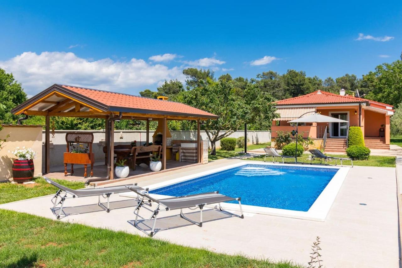 Holiday Home Dolinka - Bed and Breakfast Pula