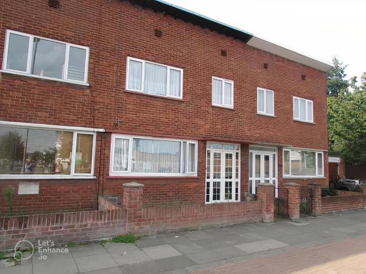 Open Mind Property - HotTUB, 4 Beds & 2 Free Parking - B&B Portsmouth