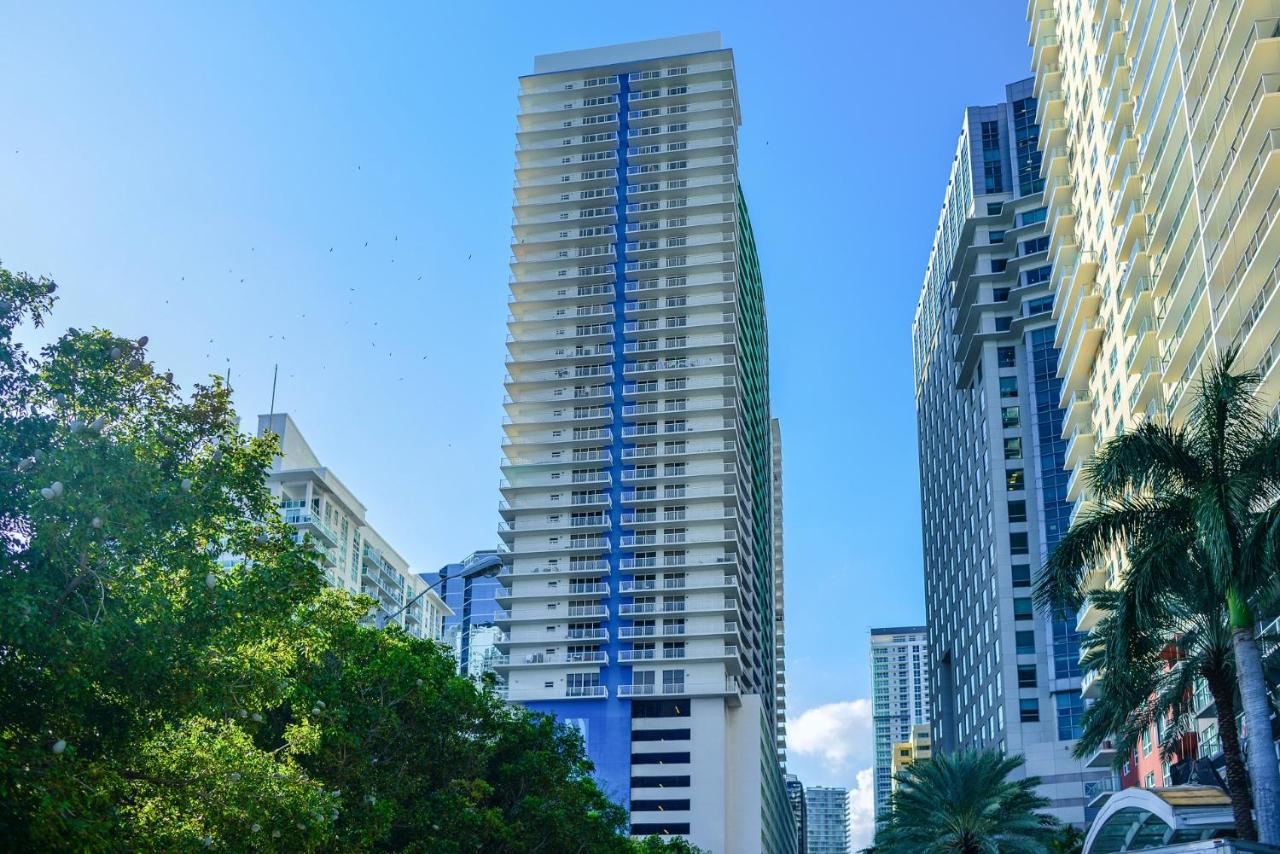 Luxurious 3BR Condo with Pool in Brickell - B&B
