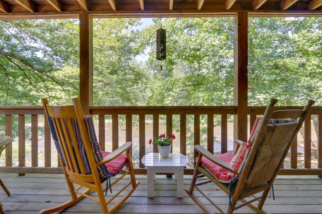 Townsend Apt on Little River - 3 Mi to Natl Park! - B&B Townsend