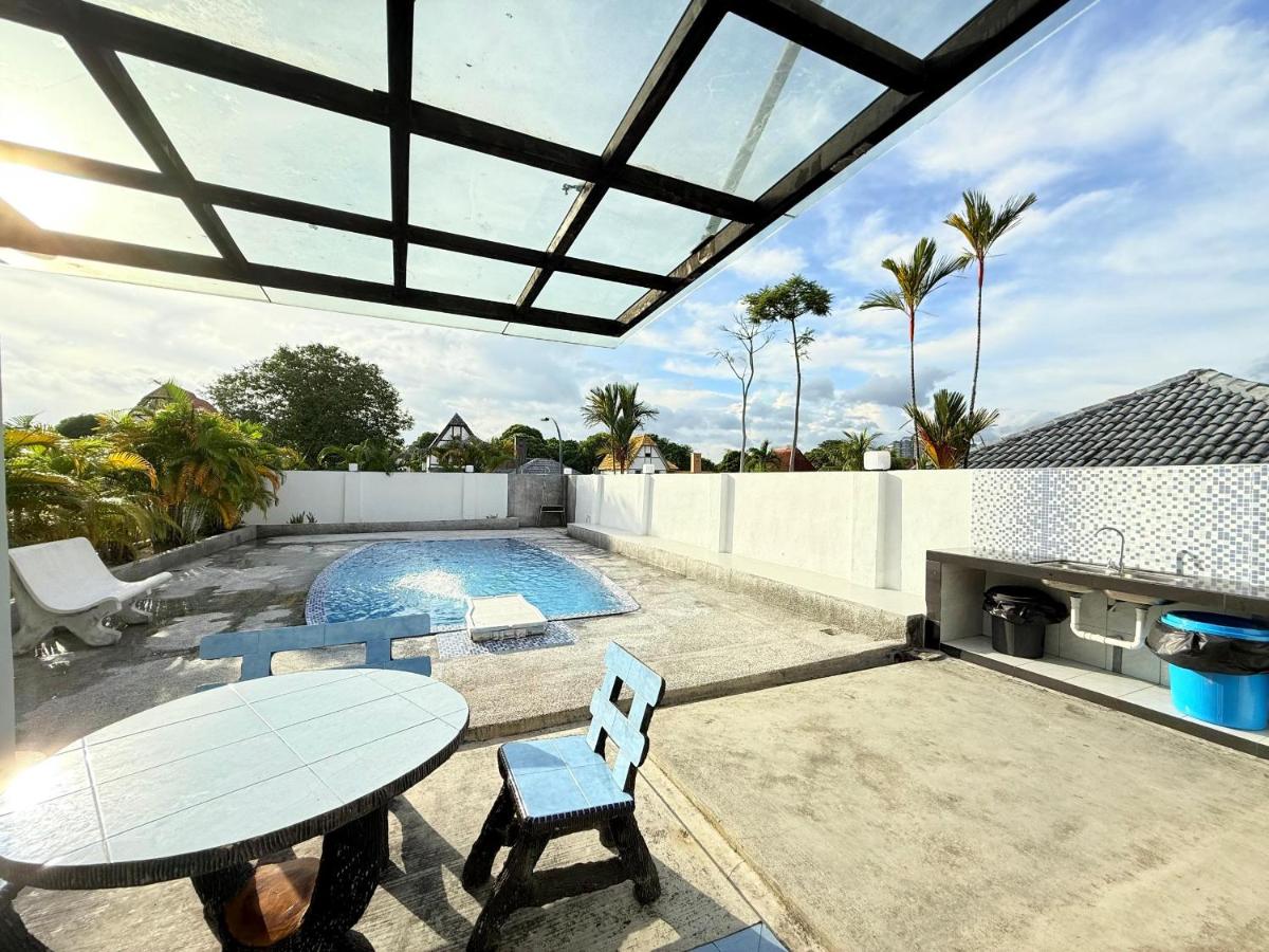 A'Famosa Private Pool Villa Lot 833-Fong Homestay - Chambres d'hôtes Kampong Alor Gajah