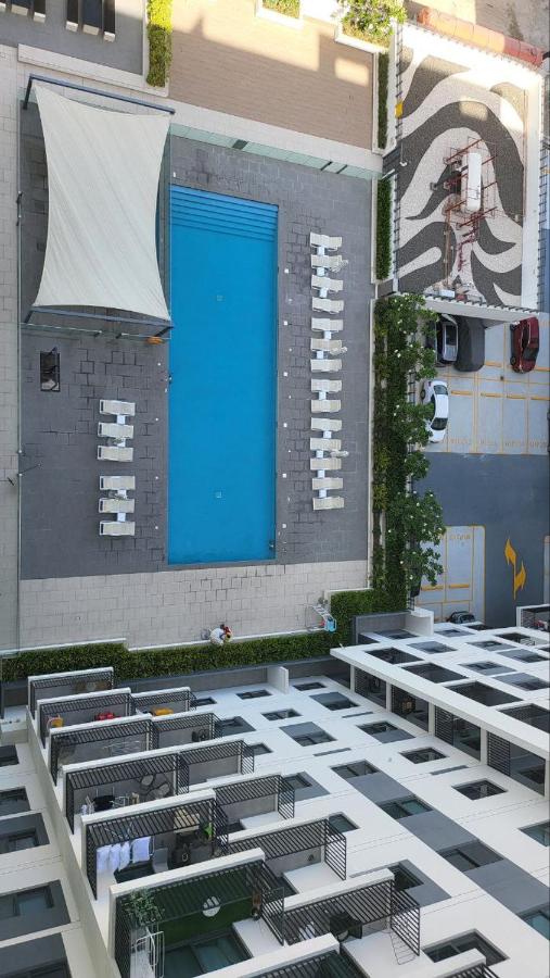 Modern 2BR -5min to Metro-Unit 211 - B&B Dubái