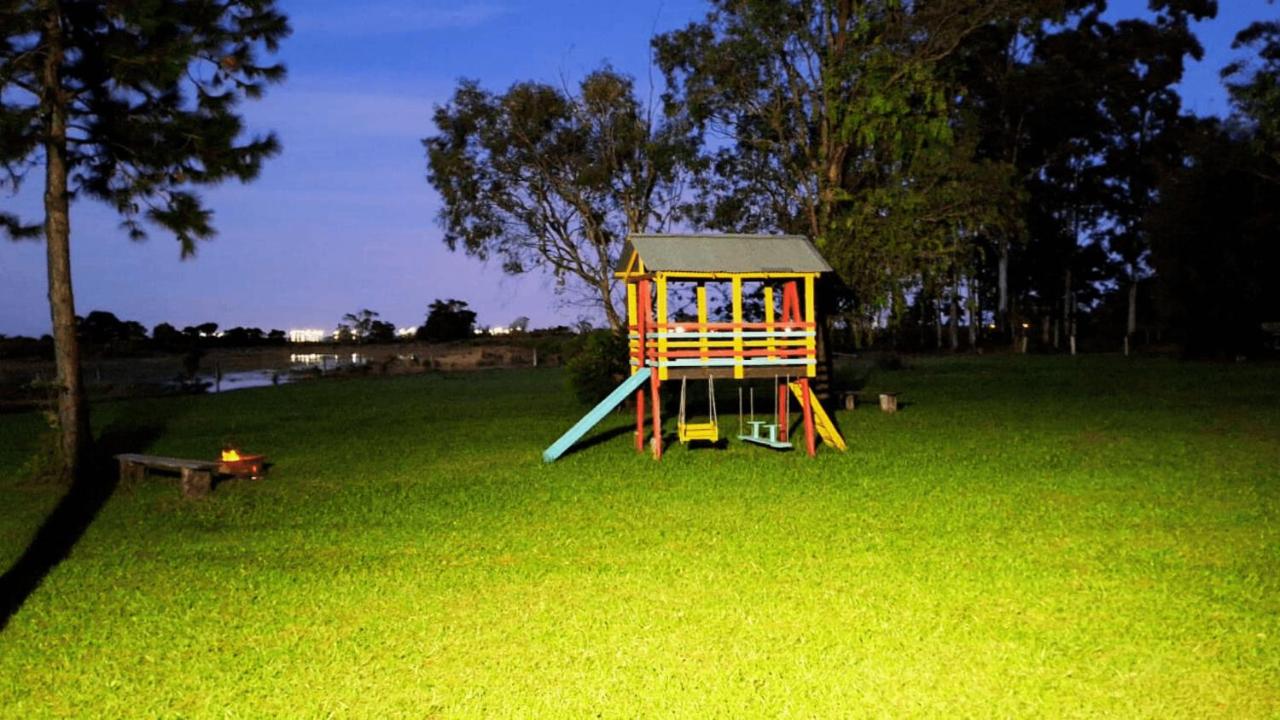 Chalézinho Bons Ventos Campestre no Sitio com Churrasqueira WI-FI a 6km da Estrada do Mar 7km Parque de Rodeio Tranquilidade 12km Praias Tramandai - B&B
