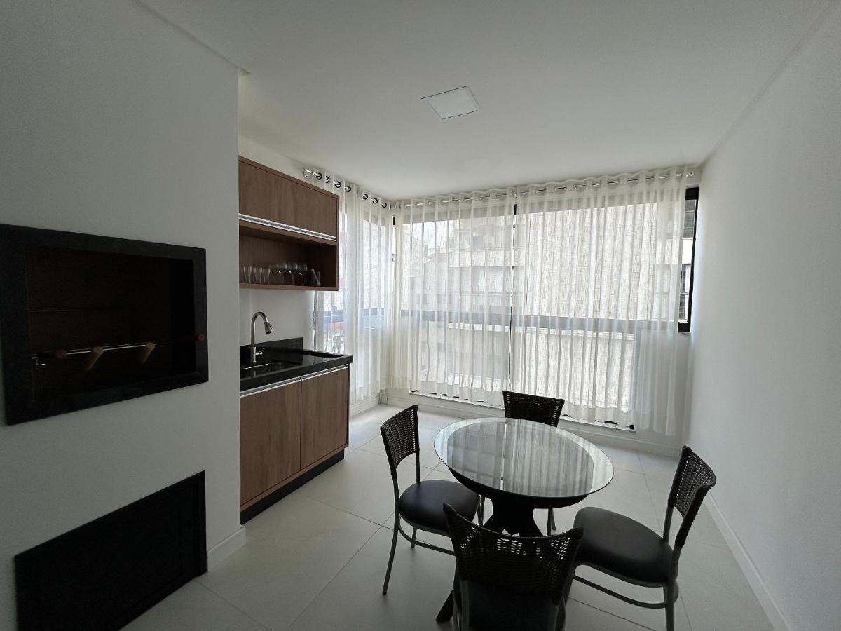 Apto Almeida e Moraes 3 Suítes Meia Praia - B&B