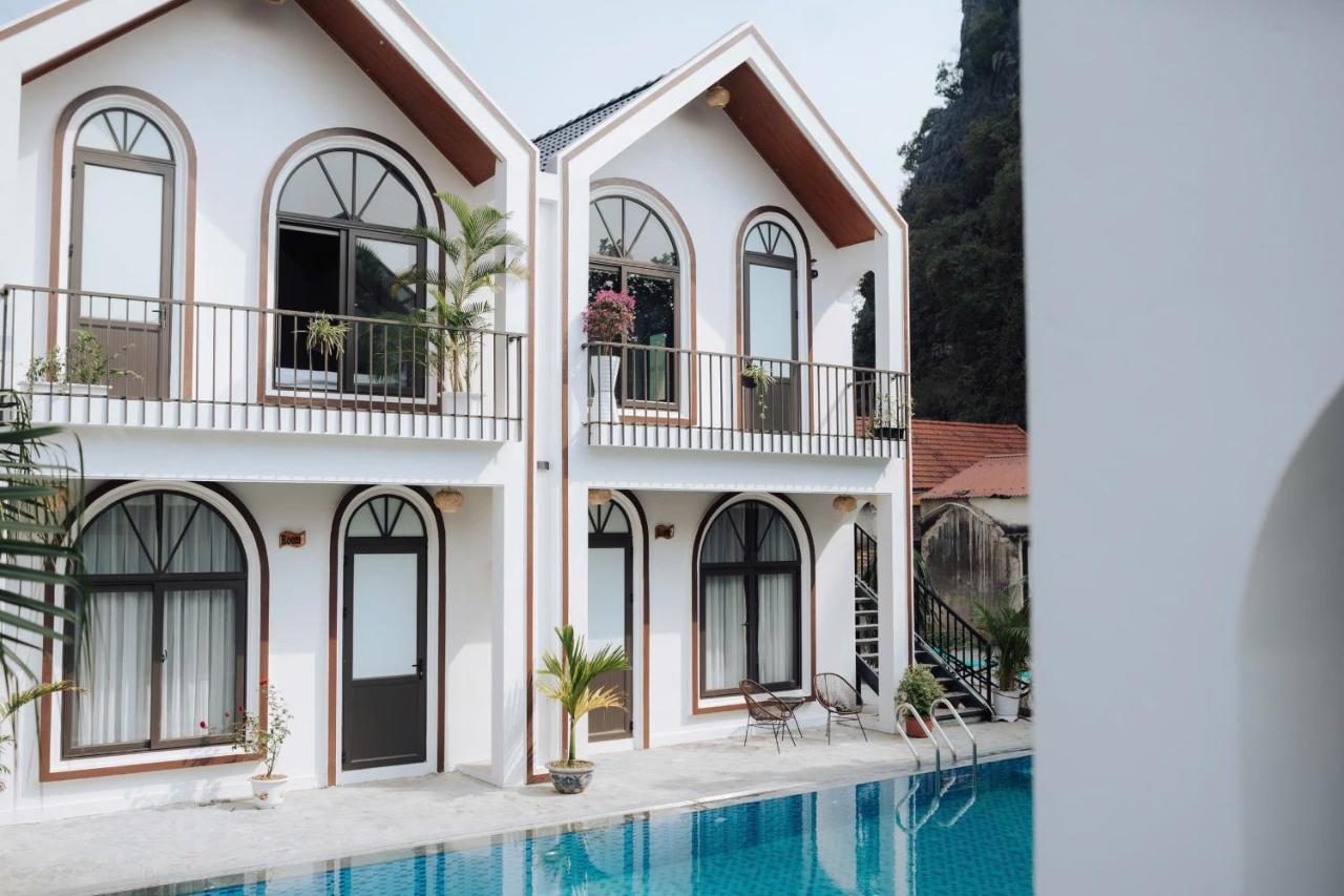Double Room with Pool View