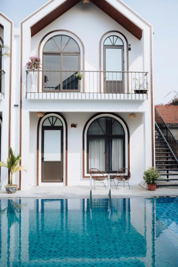 Twin Room with Pool View