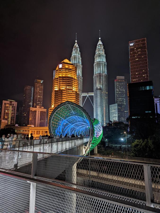 Legasi High floor 3 BR KLCC view - B&B Kuala Lumpur