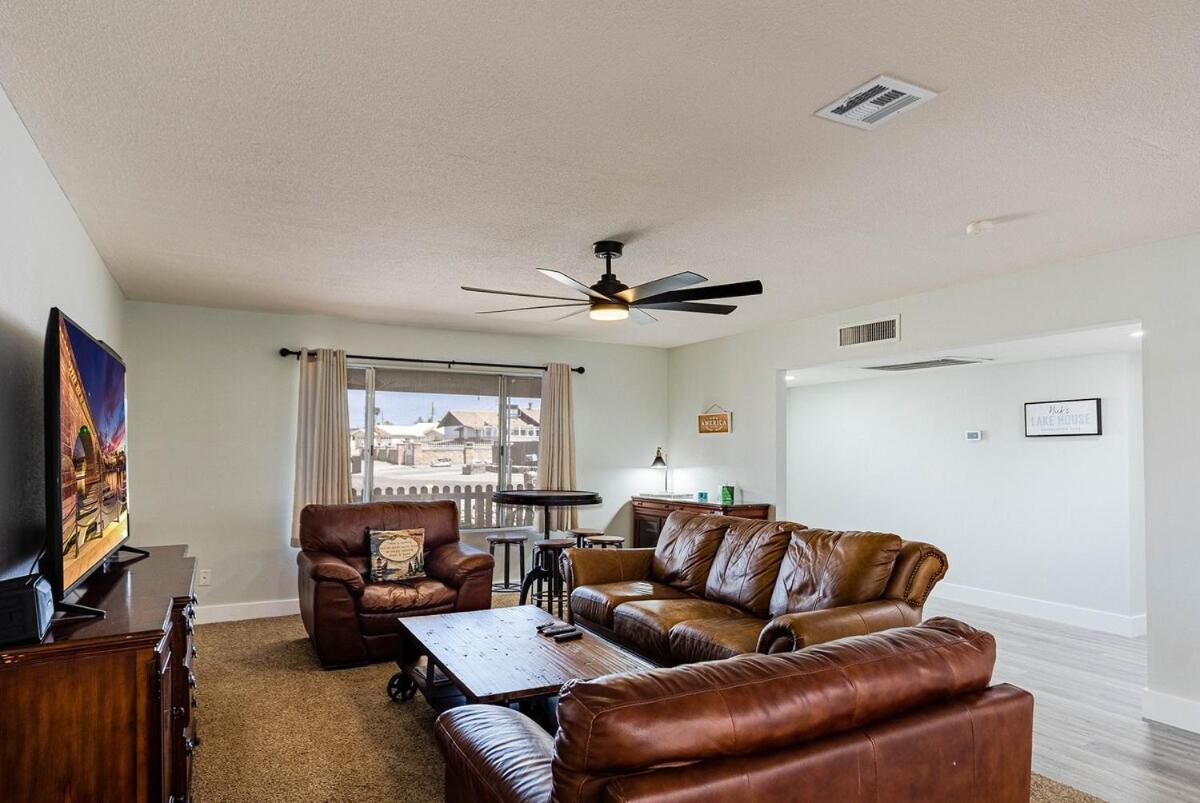 HavaLowKey Stay BBQ Comfort Clean Parking - B&B Lake Havasu City