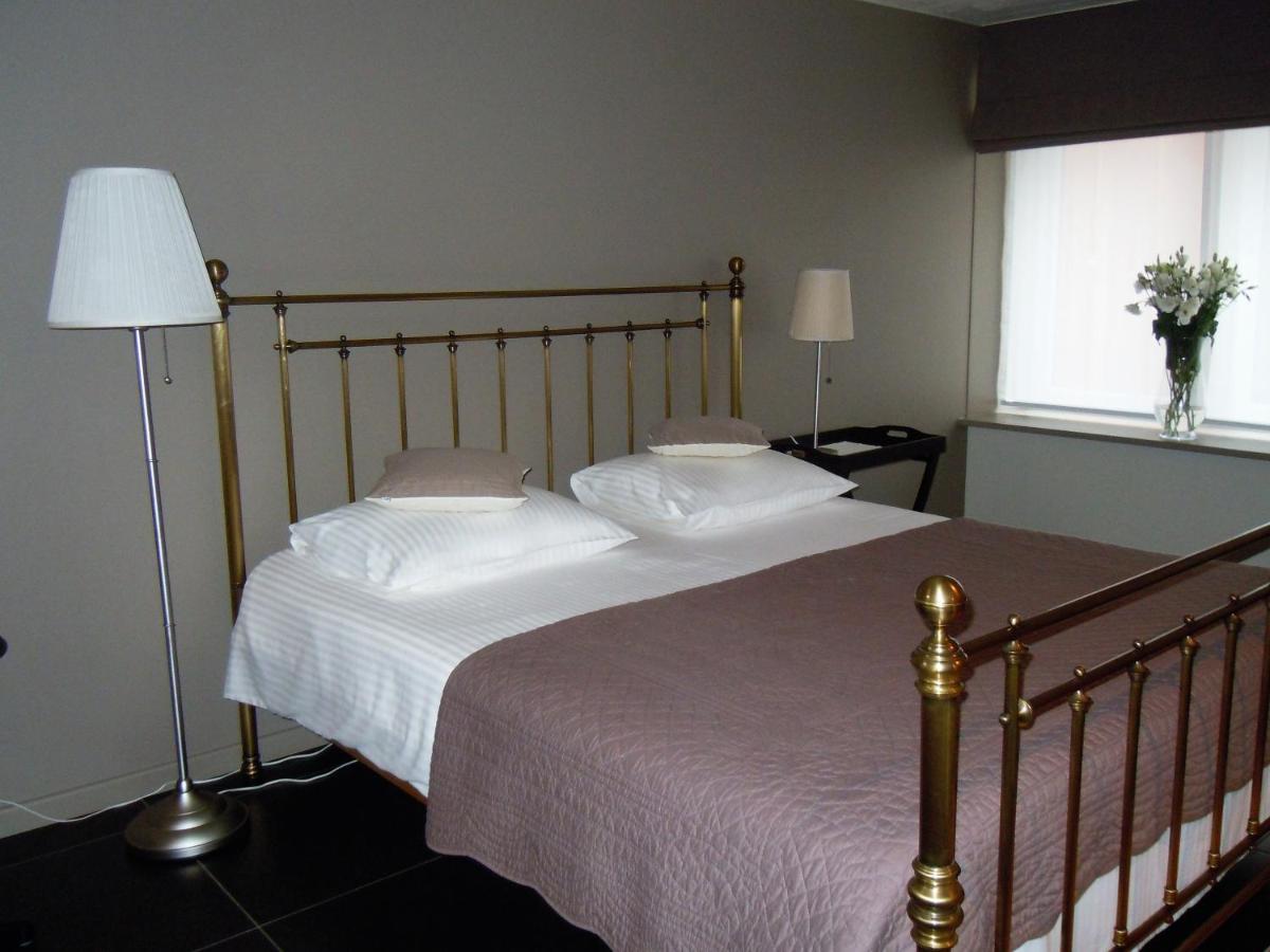 Double or Twin Room with Private Bathroom