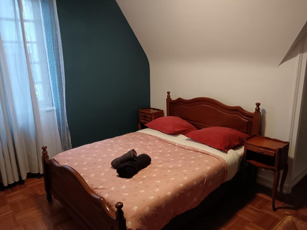 Standard Double Room with Shared Bathroom