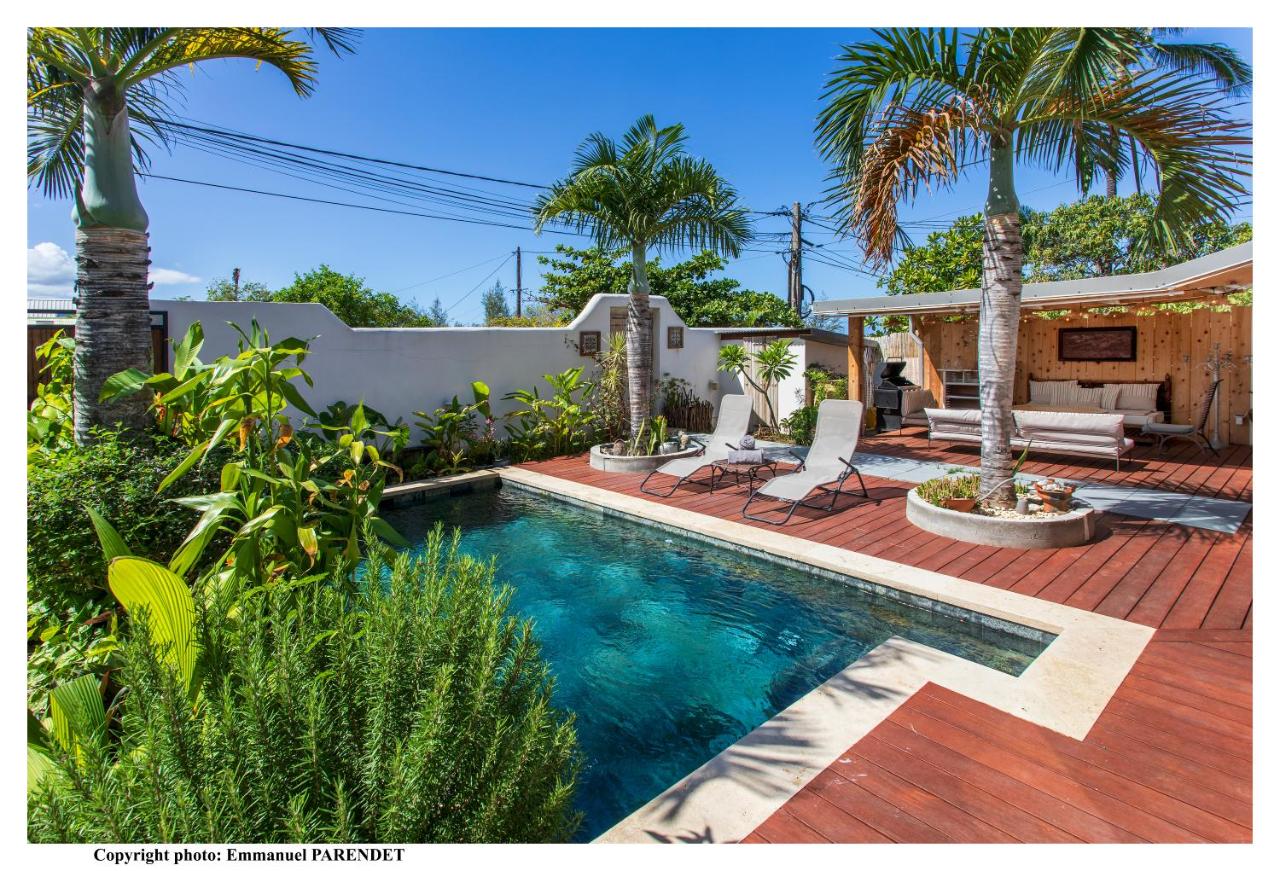 VILLA MAÏDIANA classée 4 étoiles - Villa 10 Pers - Piscine chauffée à 200 m du lagon de Trou d'eau - ST-GILLES-LES-BAINS - B&B