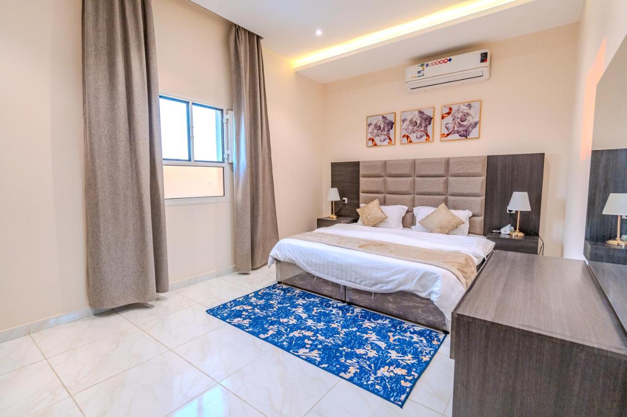 Deluxe Double Room (2 Adults + 1 Child)