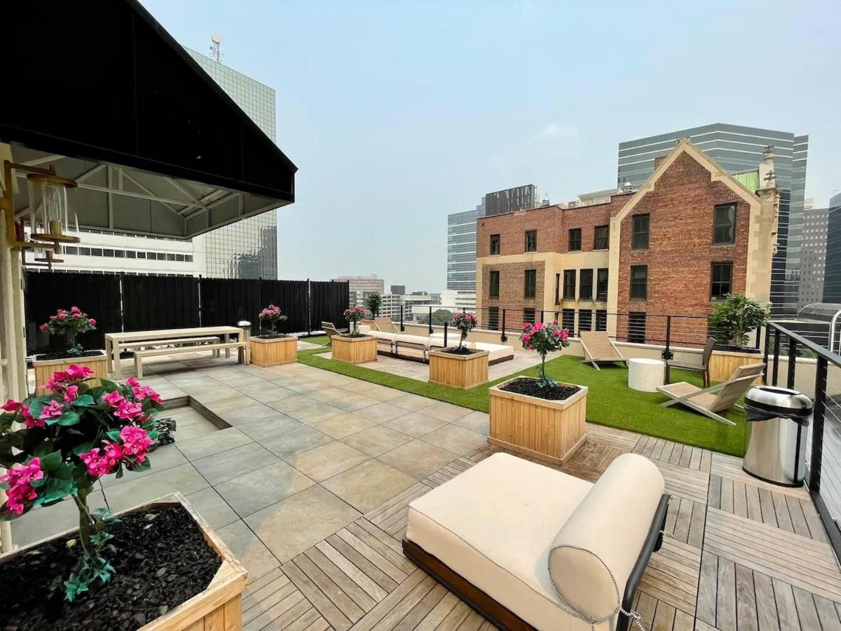 20 MIN to Manhattan! 2BR Luxurious Comfy & Spotless - B&B Newark