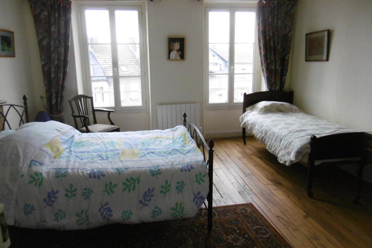 Sylvia's house - upstairs flat - B&B Jarnages