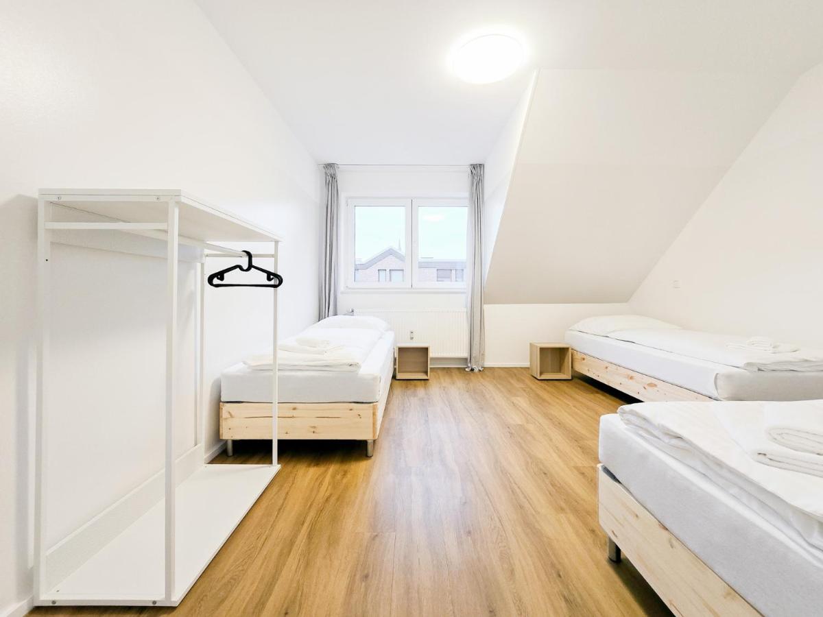 Tolstov Apartments - 3 Room Apartment - Terrace - 25 Min to Messe DUS - B&B Krefeld