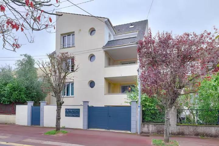 The Red Peak Paris 25min RER D - B&B Vigneux-sur-Seine