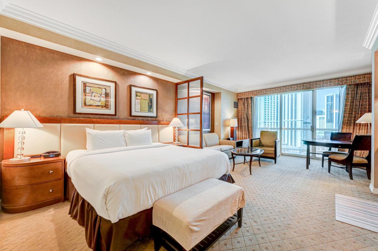 Tower 1 Balcony Studio Strip View at Signature MGM Las Vegas ADA Approved - Bed and Breakfast Las Vegas