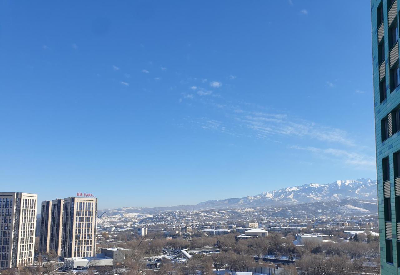 Просторная 2-комнатная с 2 ванными Сияние гор и город, район Мега - Ferienwohnung Almaty