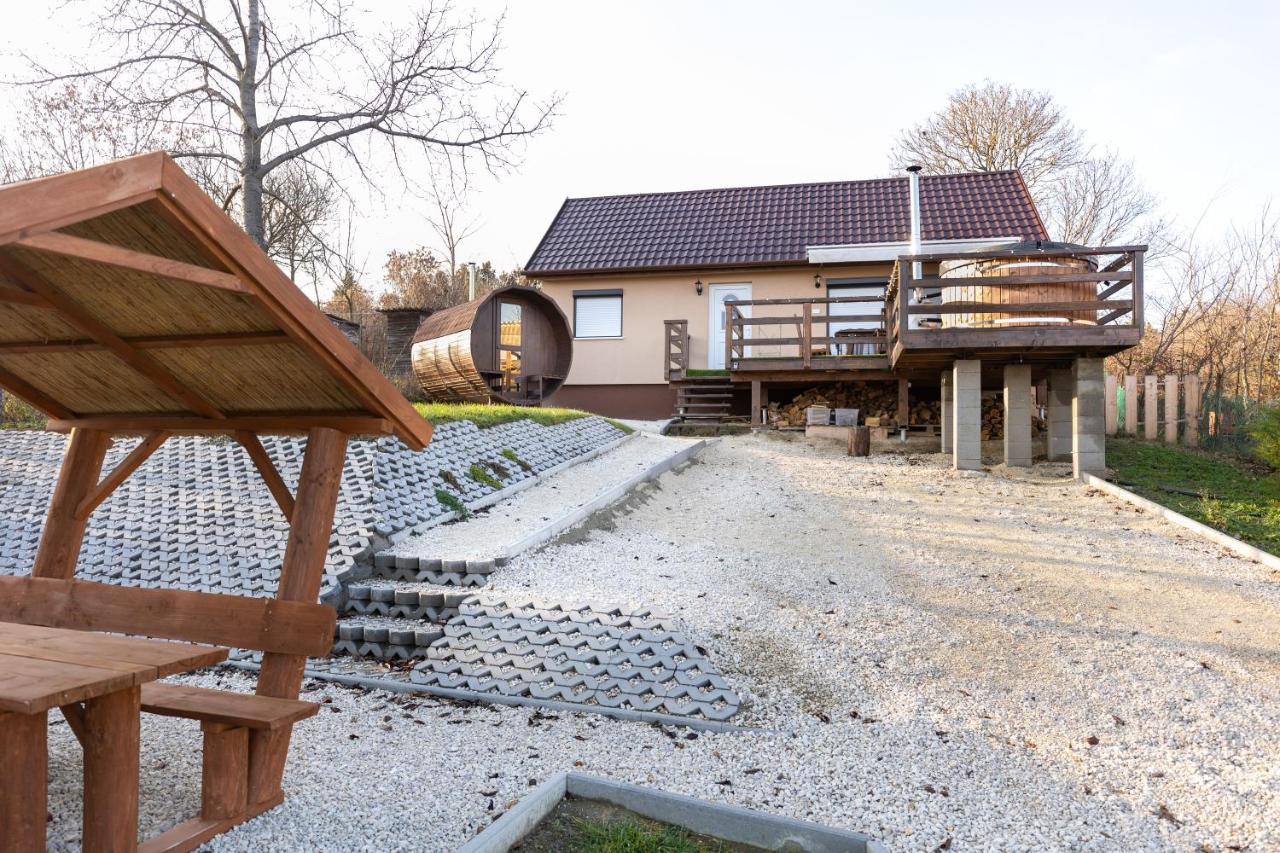 Panorama Home Apartman - Ferienwohnung