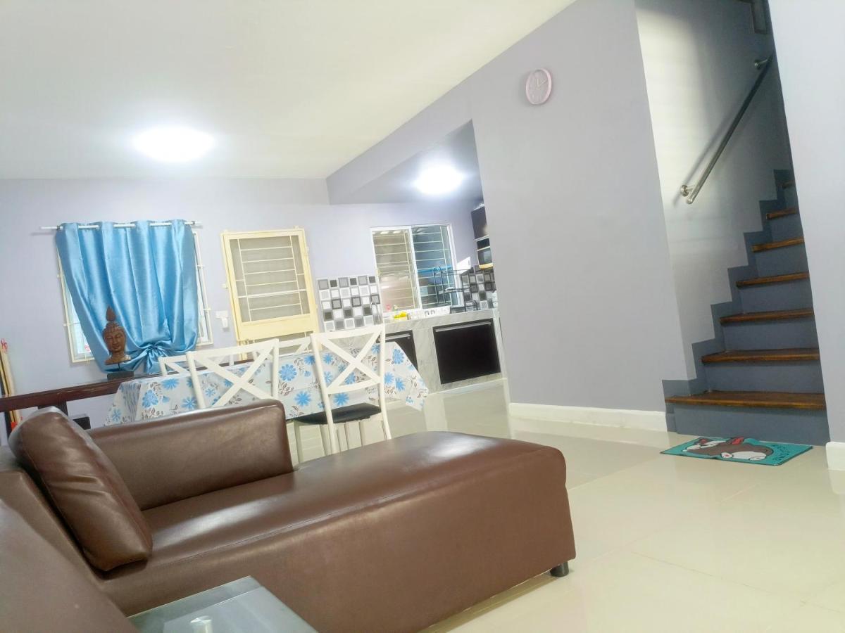 Private Room in a Shared House Phuket - Chambres d’hôtes