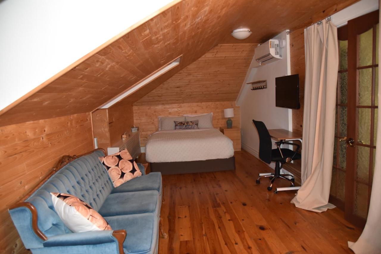 Deluxe Double Room with Bath