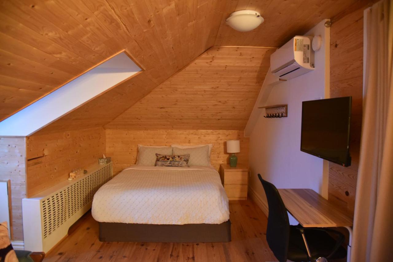 Deluxe Double Room with Bath